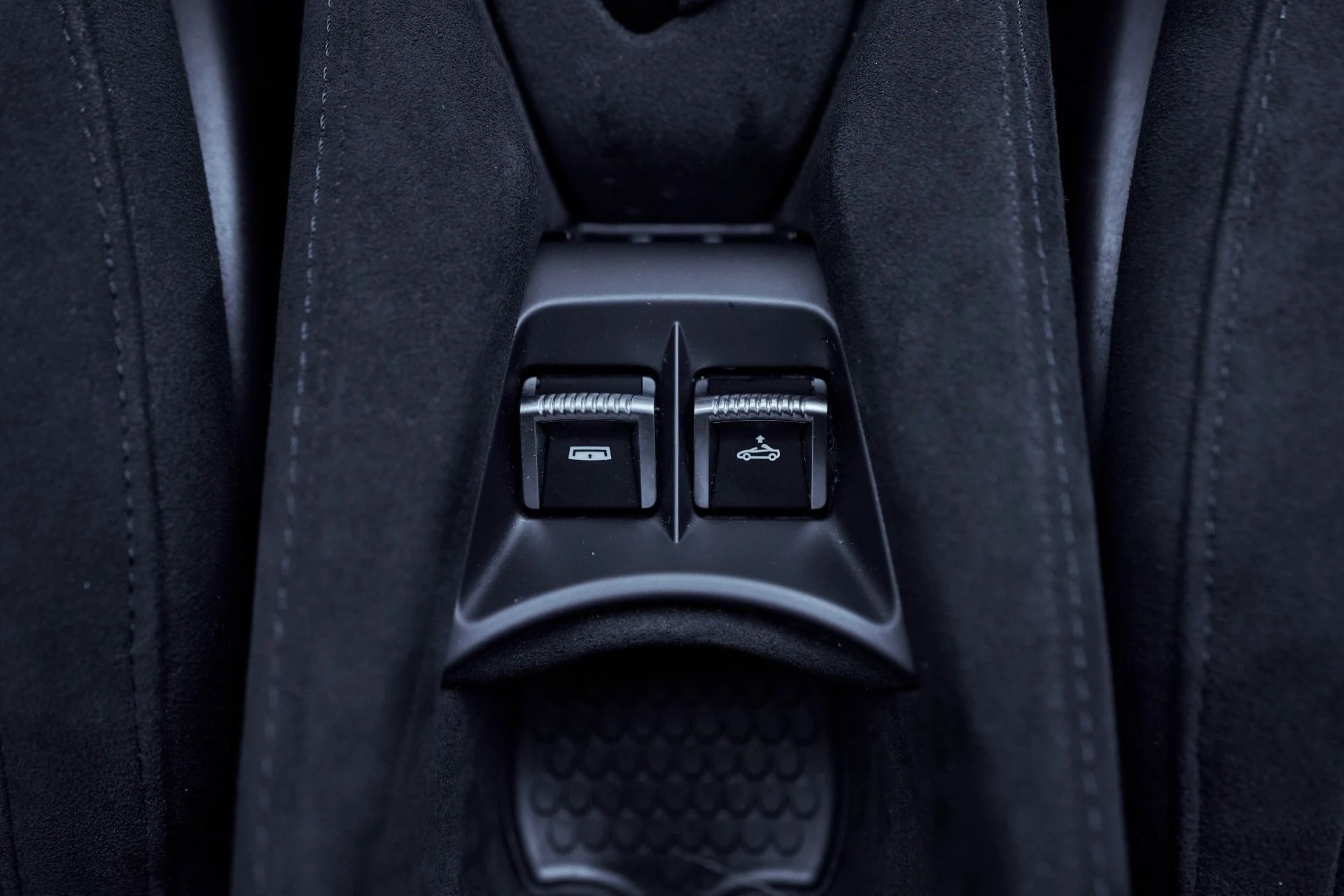 mph059_2226893786_Used_2024_Mc_Laren_750_S_Spider_1761608969_a22bcdac18