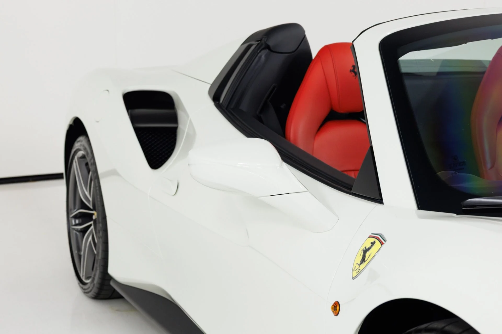 mph059_2228172810_Used_2017_Ferrari_488_Spider_1788388464_ecf27384c6