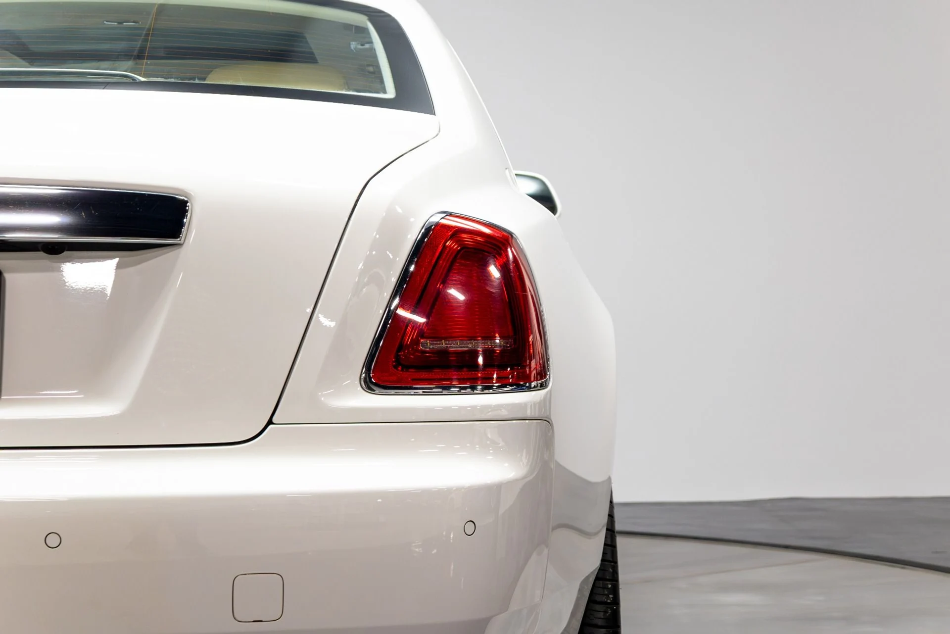 mph059_2238304164_Used_2017_Rolls_Royce_Ghost_1774888920_3bb1819ac5