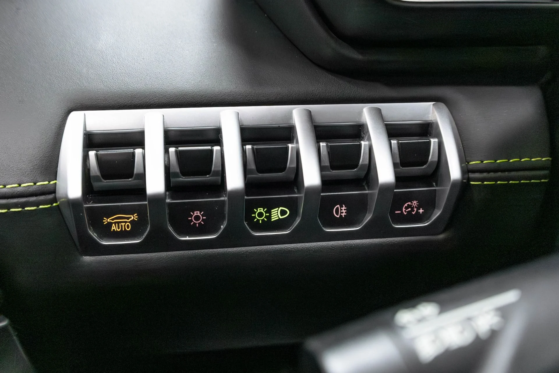 mph059_2268570570_Used_2015_Lamborghini_Aventador_LP_700_4_1780593182_059f2499a8
