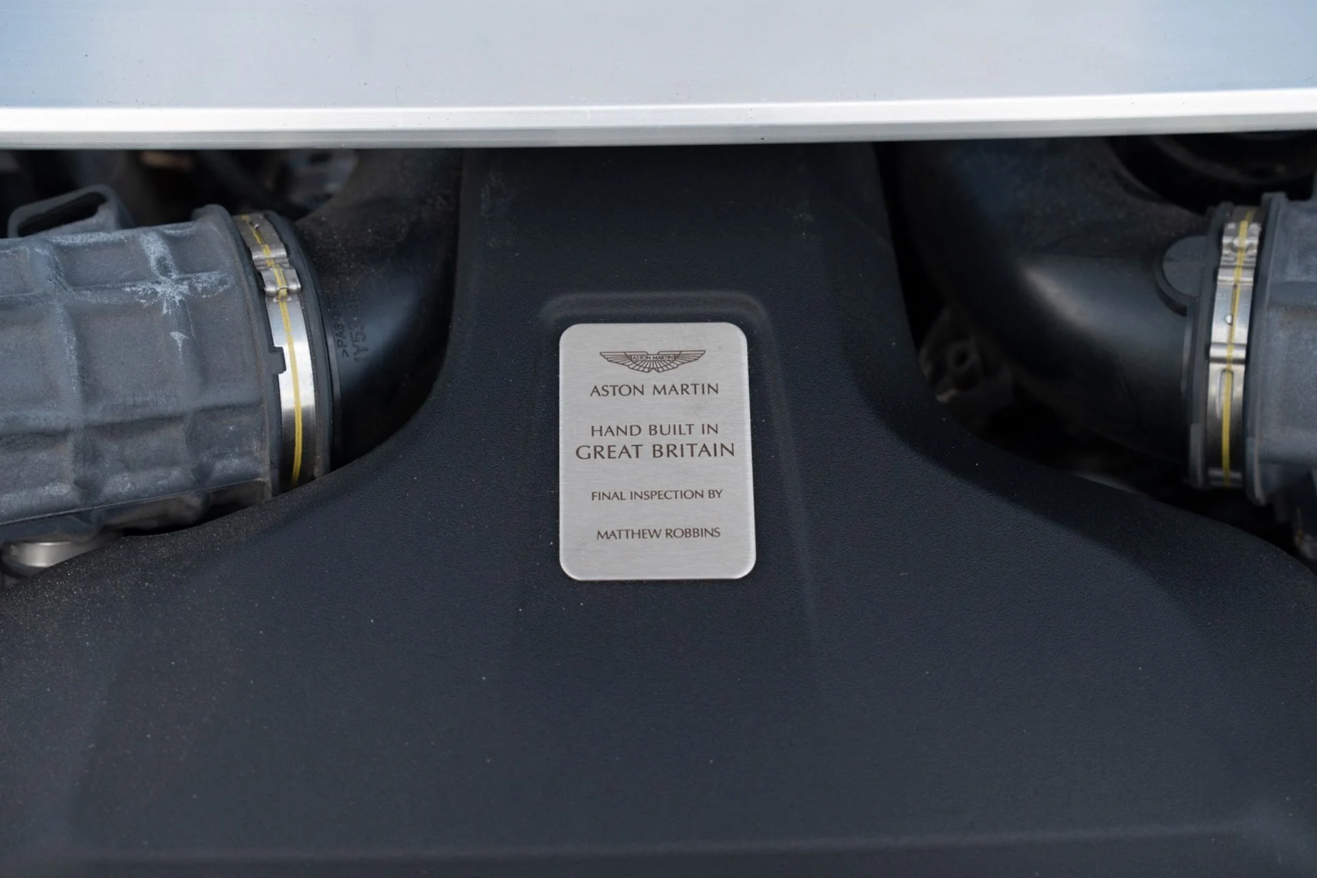 mph059_2301319940_Used_2021_Aston_Martin_Vantage_1781043652_e309fb2203