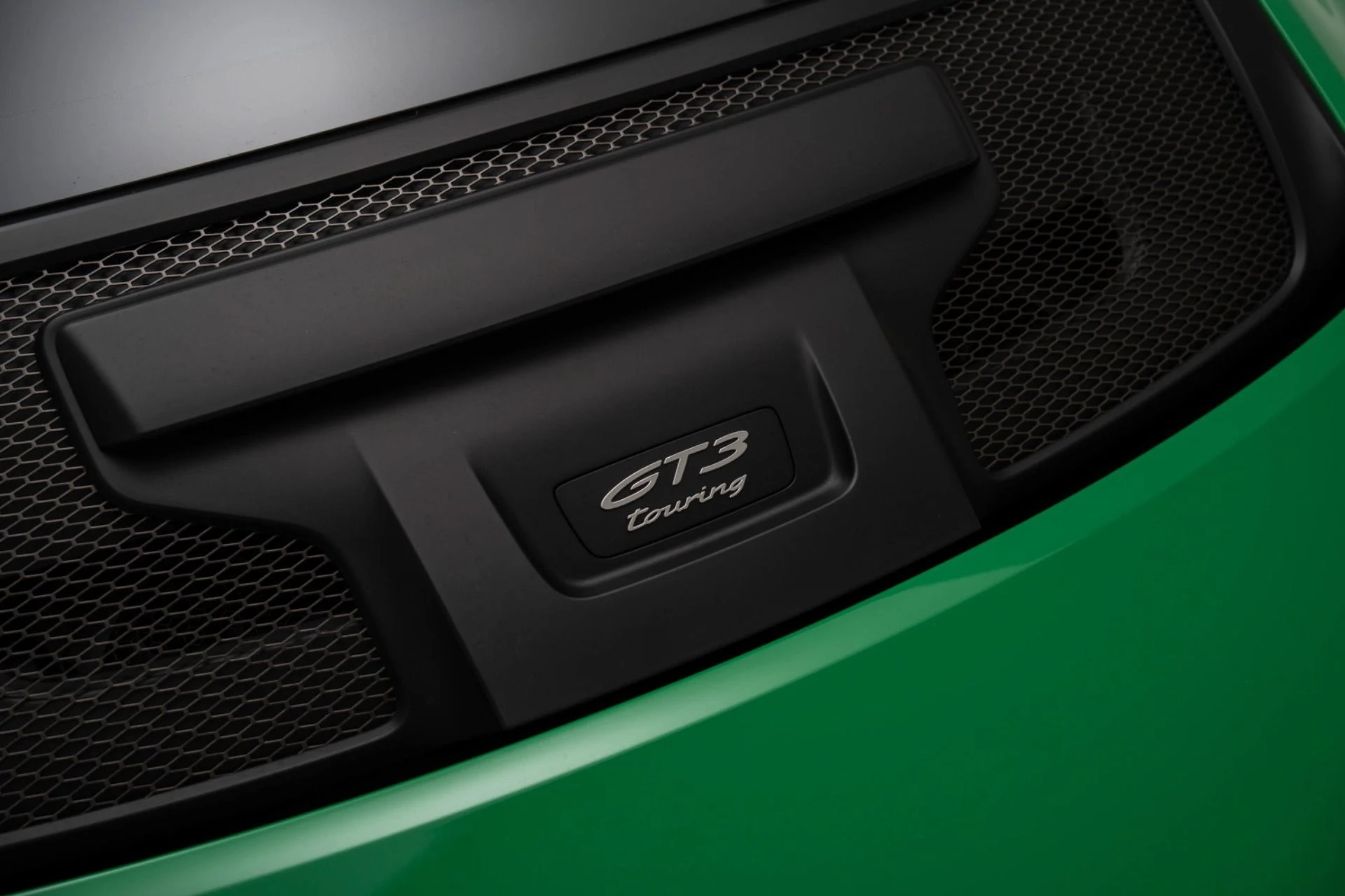 mph059_2306864695_Used_2022_Porsche_911_GT_3_Touring_1775584406_f290408b3c