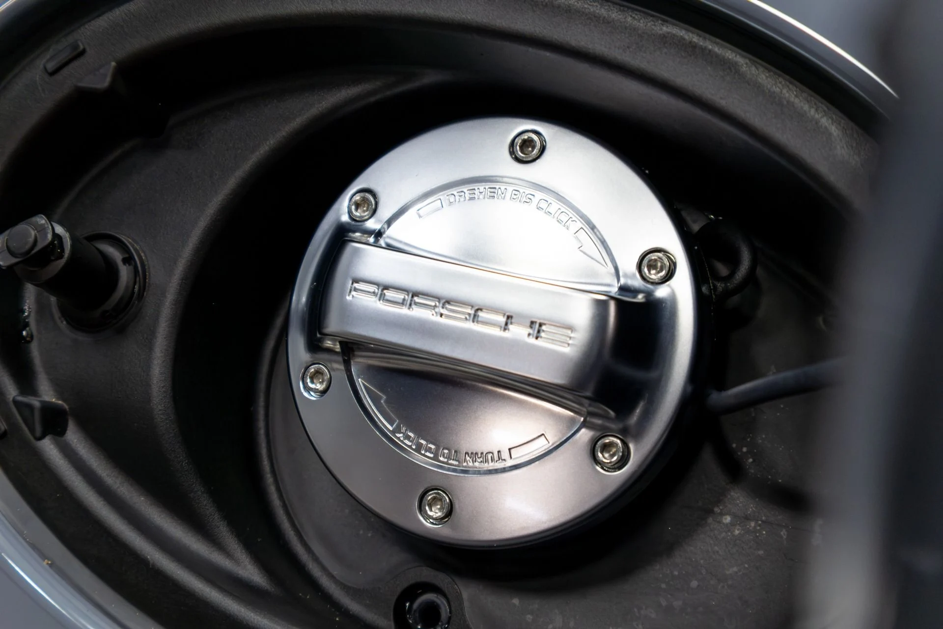 mph059_2344104140_Used_2024_Porsche_911_1774039969_02cdfacf43