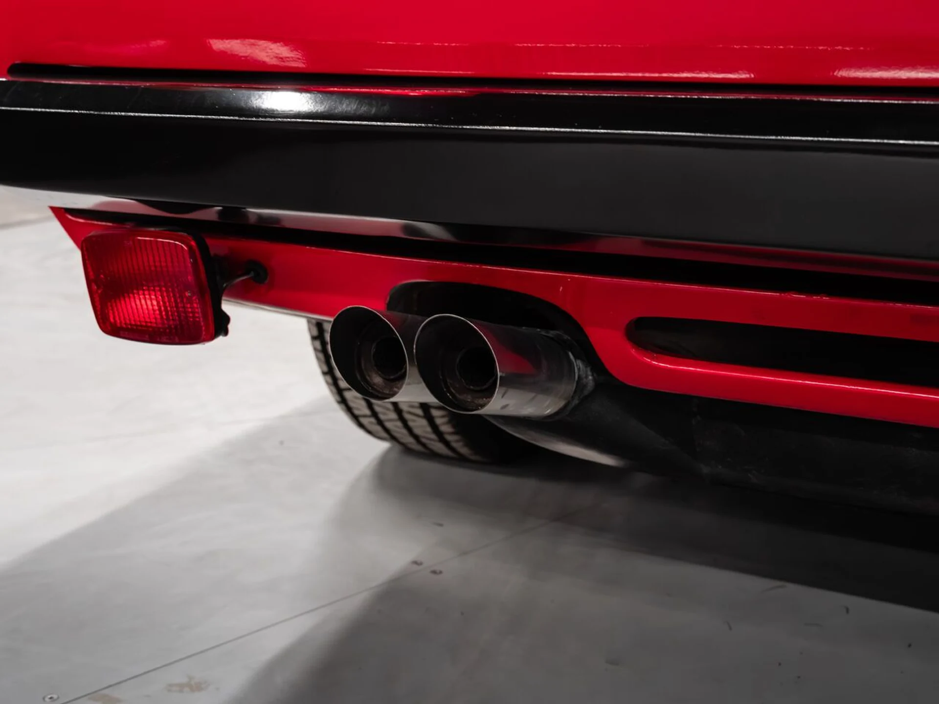mph059_2364276454_ferrari_308_gtsi_1982_5b31591e45