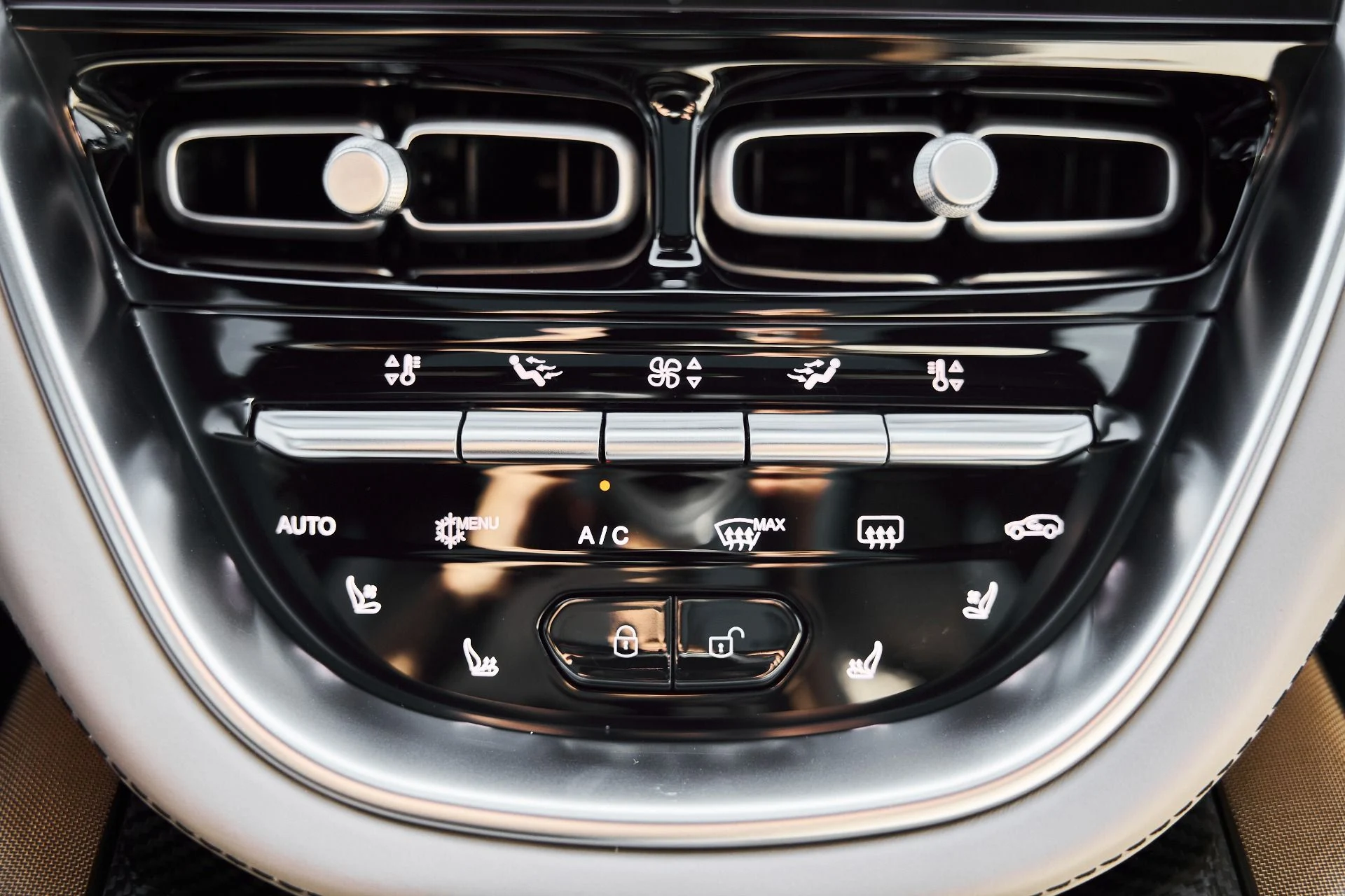 mph059_239246320_Used_2023_Aston_Martin_DBX_707_1774652488_854462125d