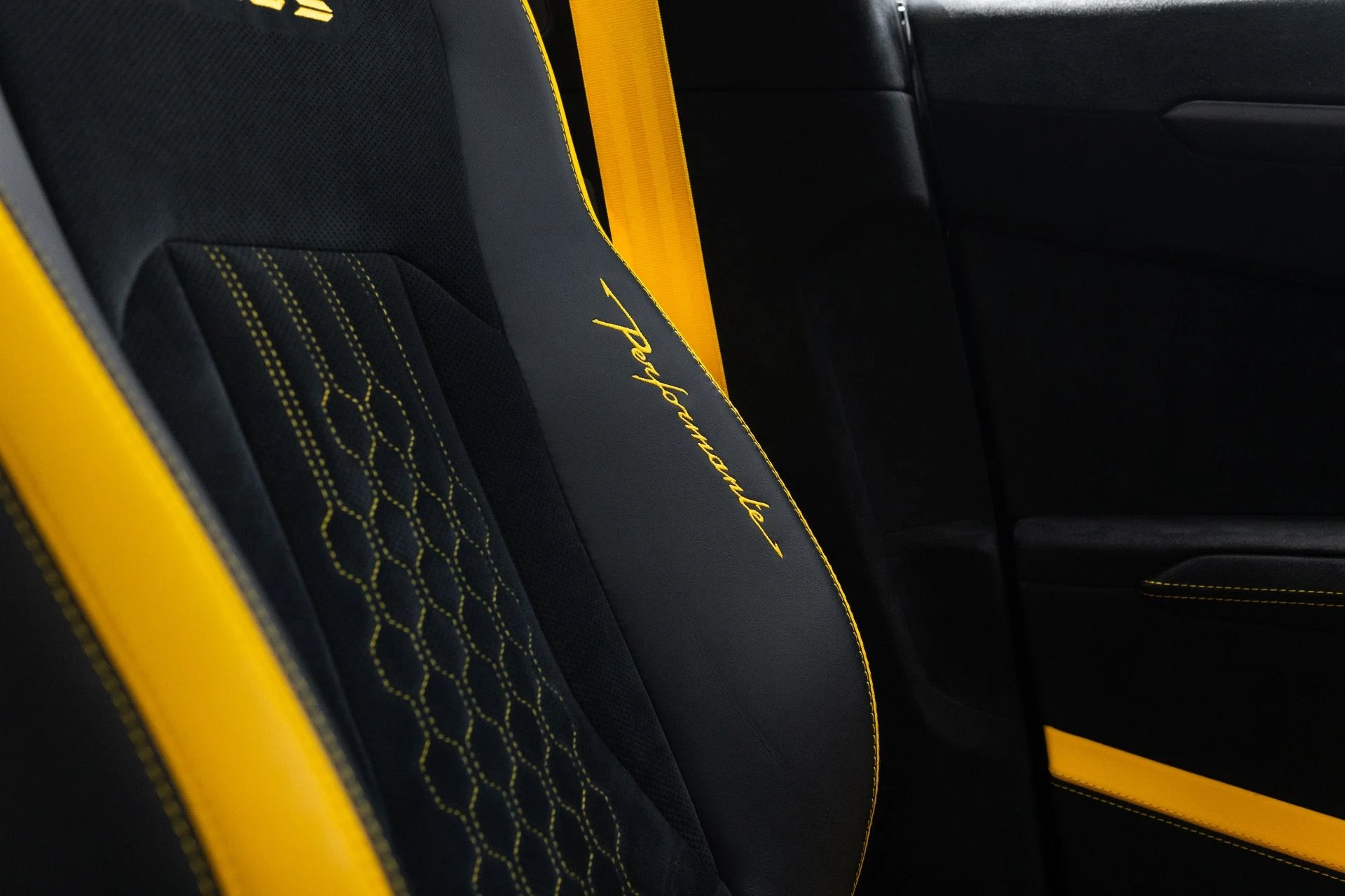 mph059_2502889383_Used_2024_Lamborghini_Urus_Performante_1773952177_542691346f