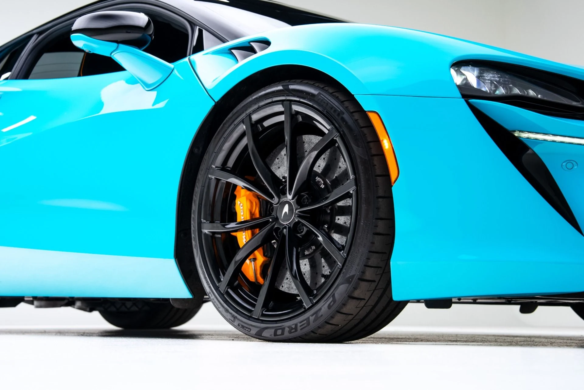 mph059_2522488235_Used_2023_Mc_Laren_Artura_1770682301_7406f07654