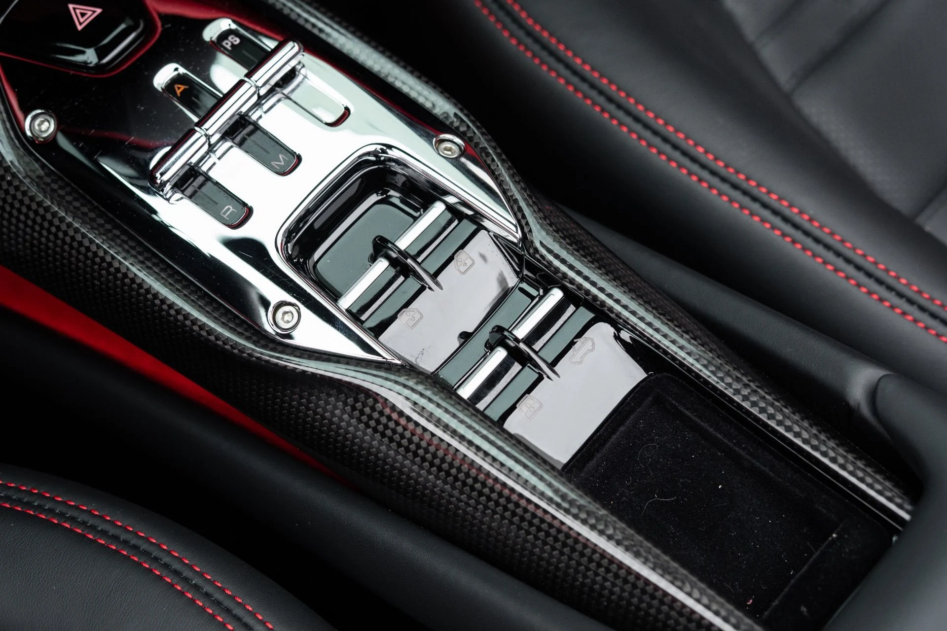 mph059_2531967027_Used_2024_Ferrari_296_GTS_1776982815_6c69236f99