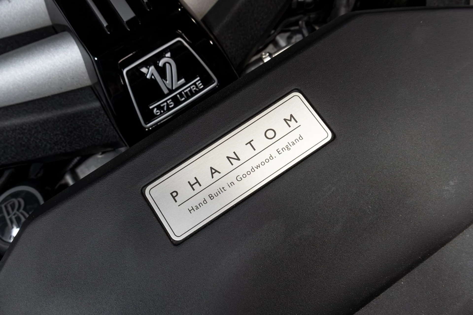 mph059_2538997456_Used_2019_Rolls_Royce_Phantom_1770350910_5d65d8e8f9