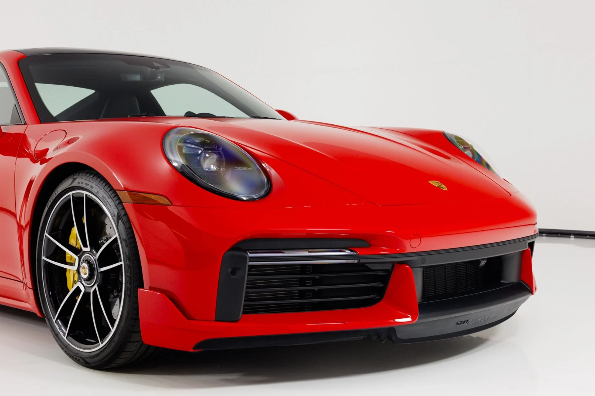 mph059_2567926328_Used_2021_Porsche_911_Turbo_S_1776203930_8163f848b7