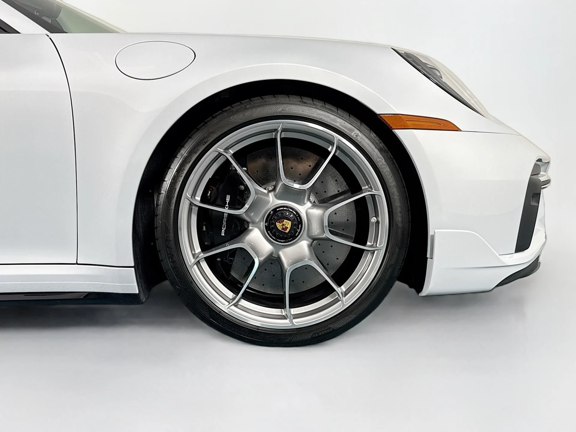 mph059_2584988897_Used_2025_Porsche_911_Turbo_S_1784676774_318e236b95