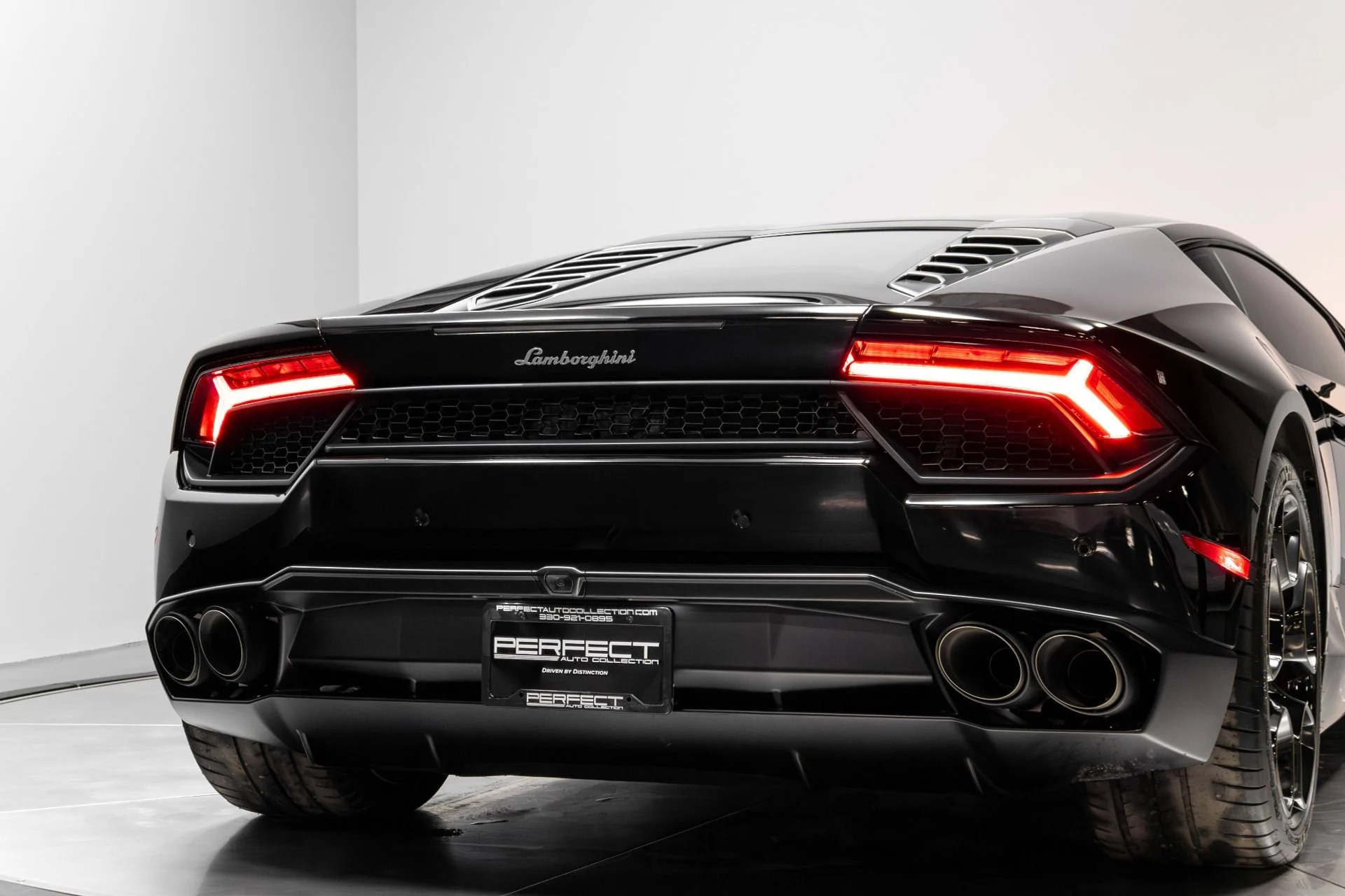 mph059_2588524945_Used_2017_Lamborghini_Huracan_LP_580_2_1771545979_3d9942f1fb