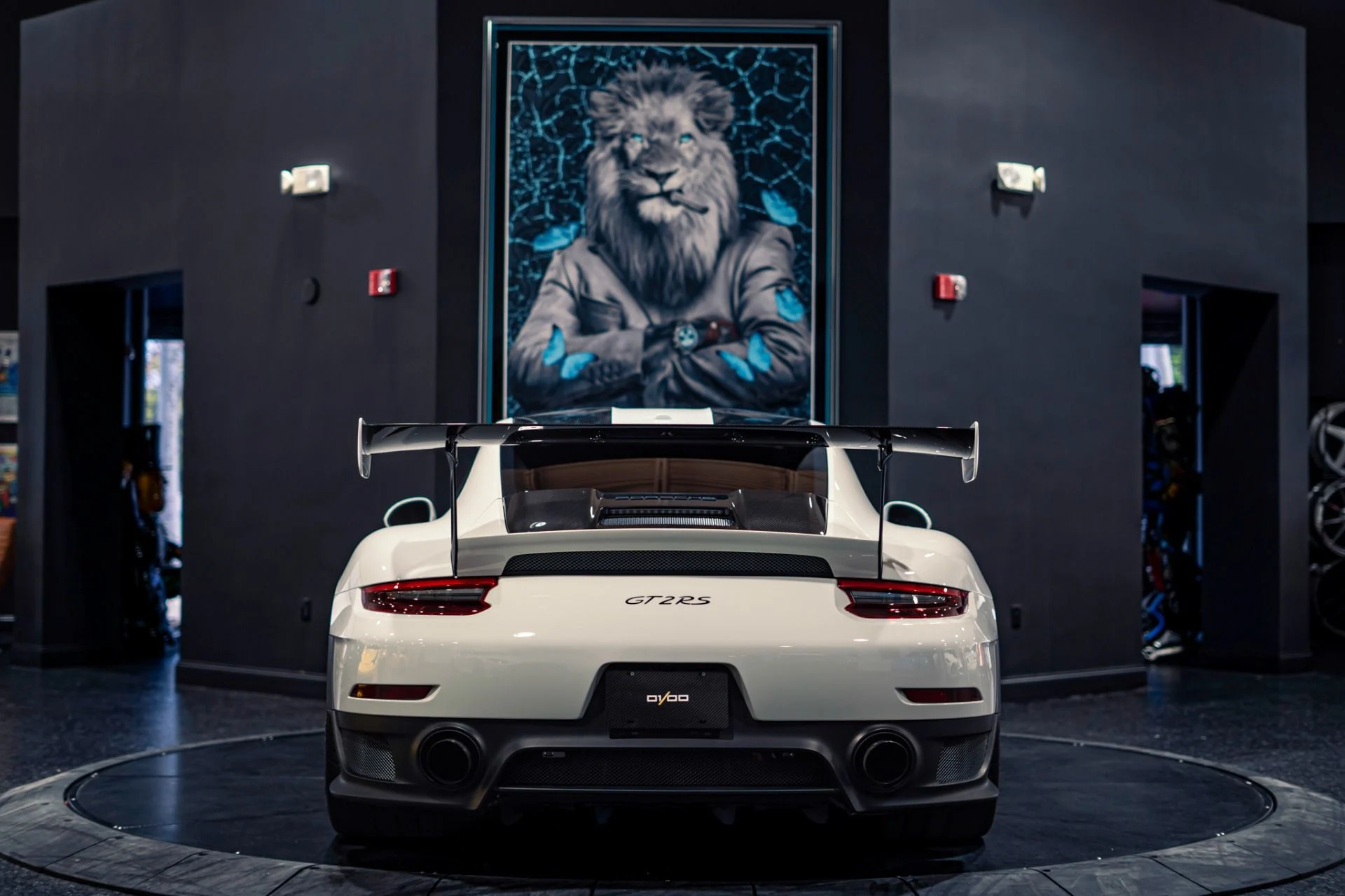 mph059_2606903930_Used_2018_Porsche_911_GT_2_RS_1777474085_5ce9bda123