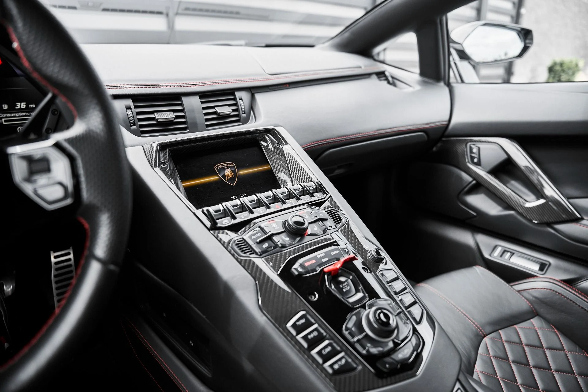 mph059_2620197901_Used_2018_Lamborghini_Aventador_S_Base_1775006930_1101865044