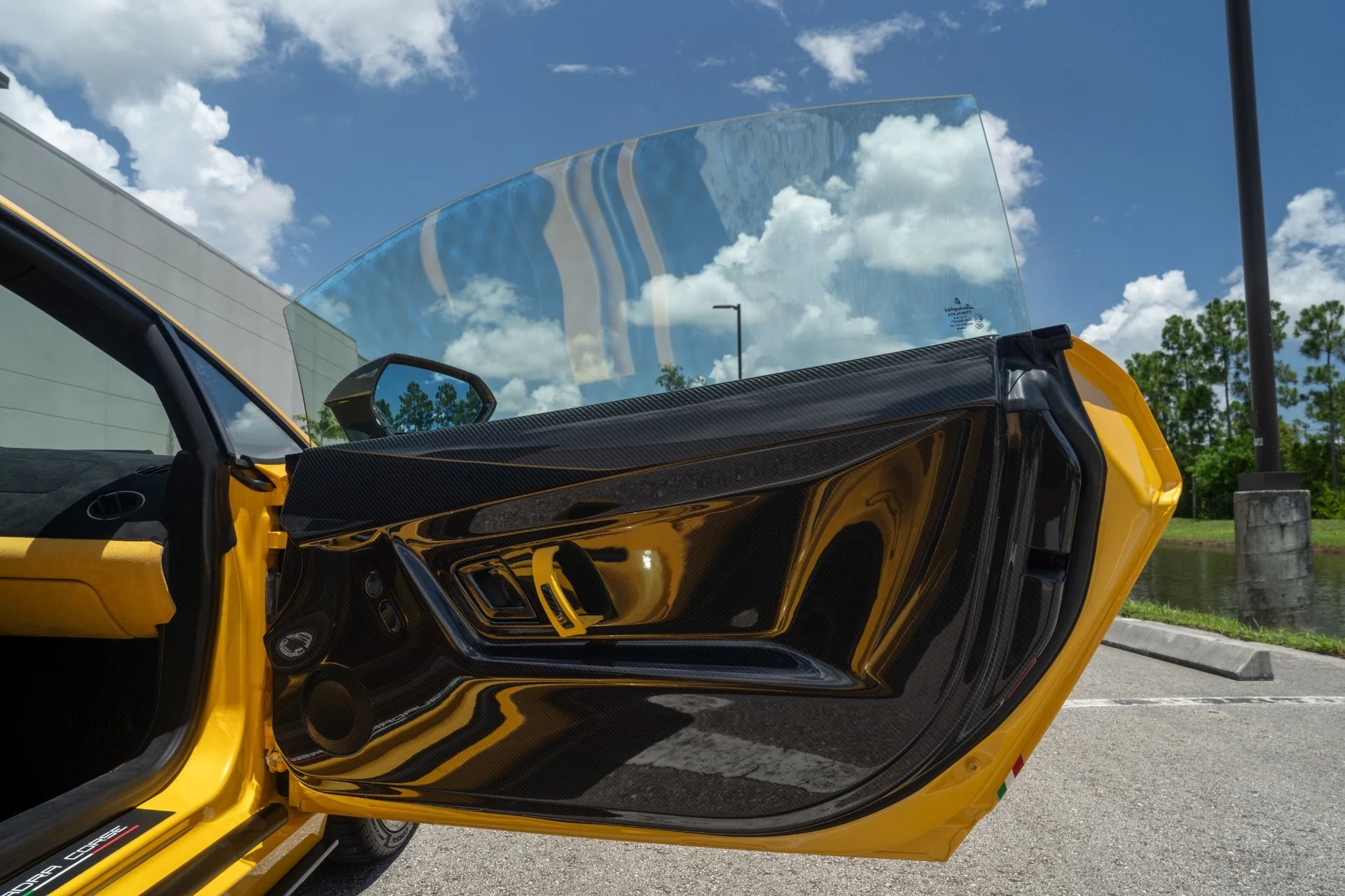 mph059_2667364356_Used_2014_Lamborghini_Gallardo_LP_570_4_Squadra_Corse_1755029659_73101c6ef8