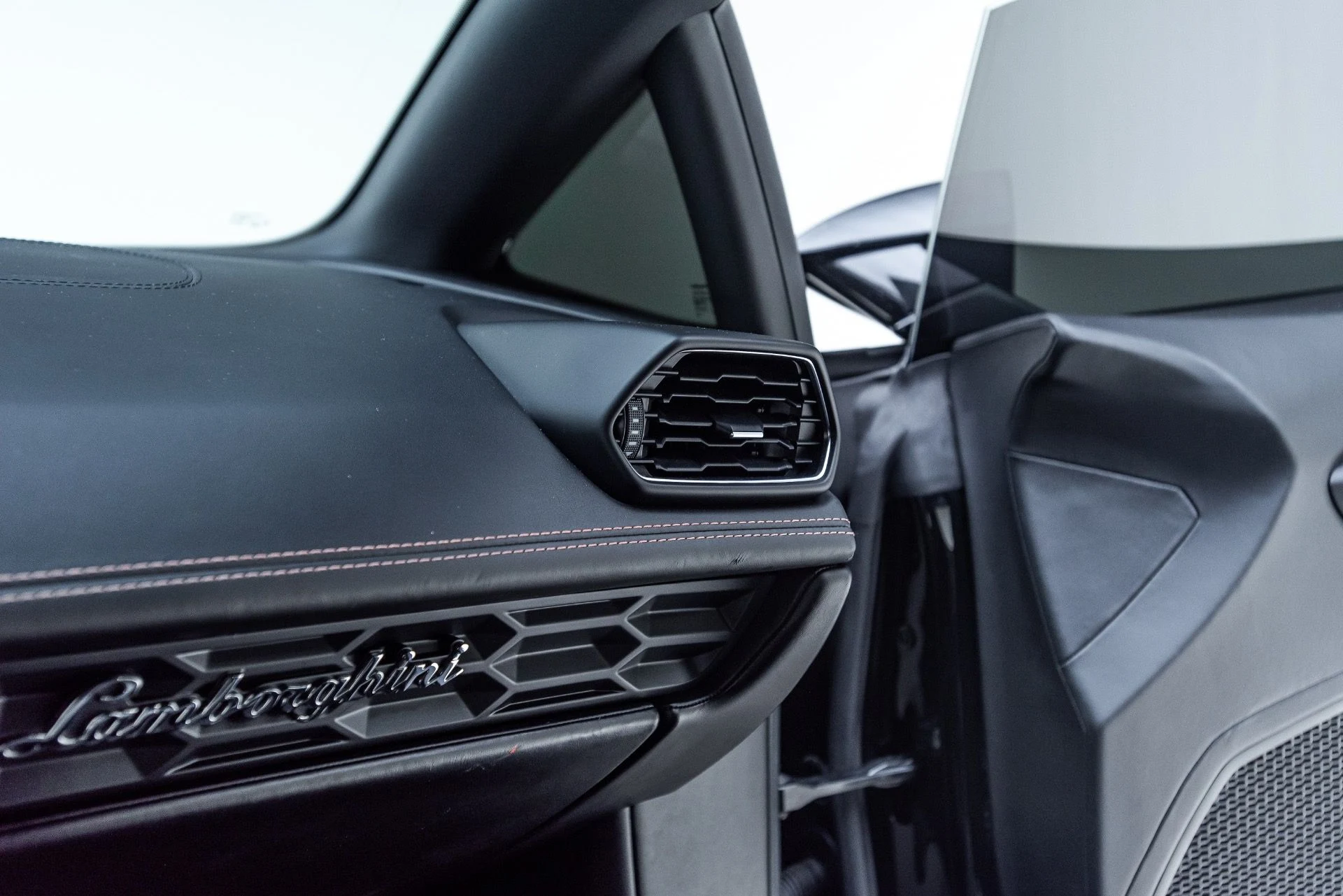 mph059_2688750927_Used_2016_Lamborghini_Huracan_LP_610_4_1786562240_9b95756c4d