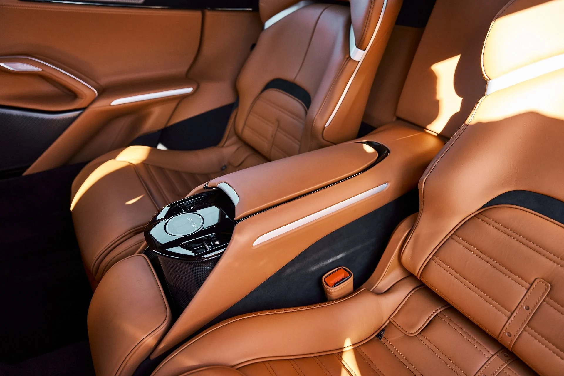 mph059_2689401765_Used_2026_Ferrari_Purosangue_1771462150_04a7a5e4b5