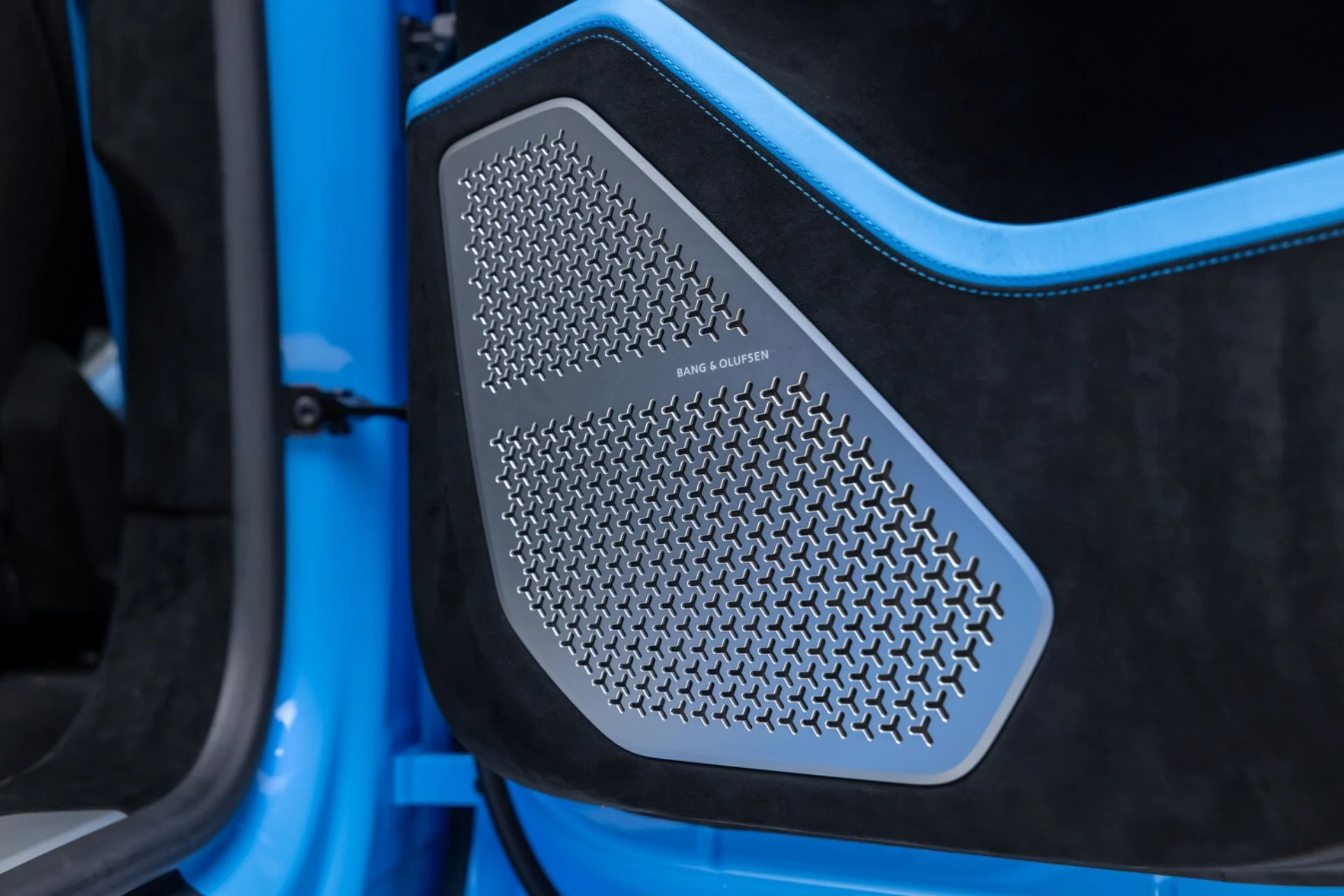 mph059_2697718528_13287_p60_l_5bb80f0609