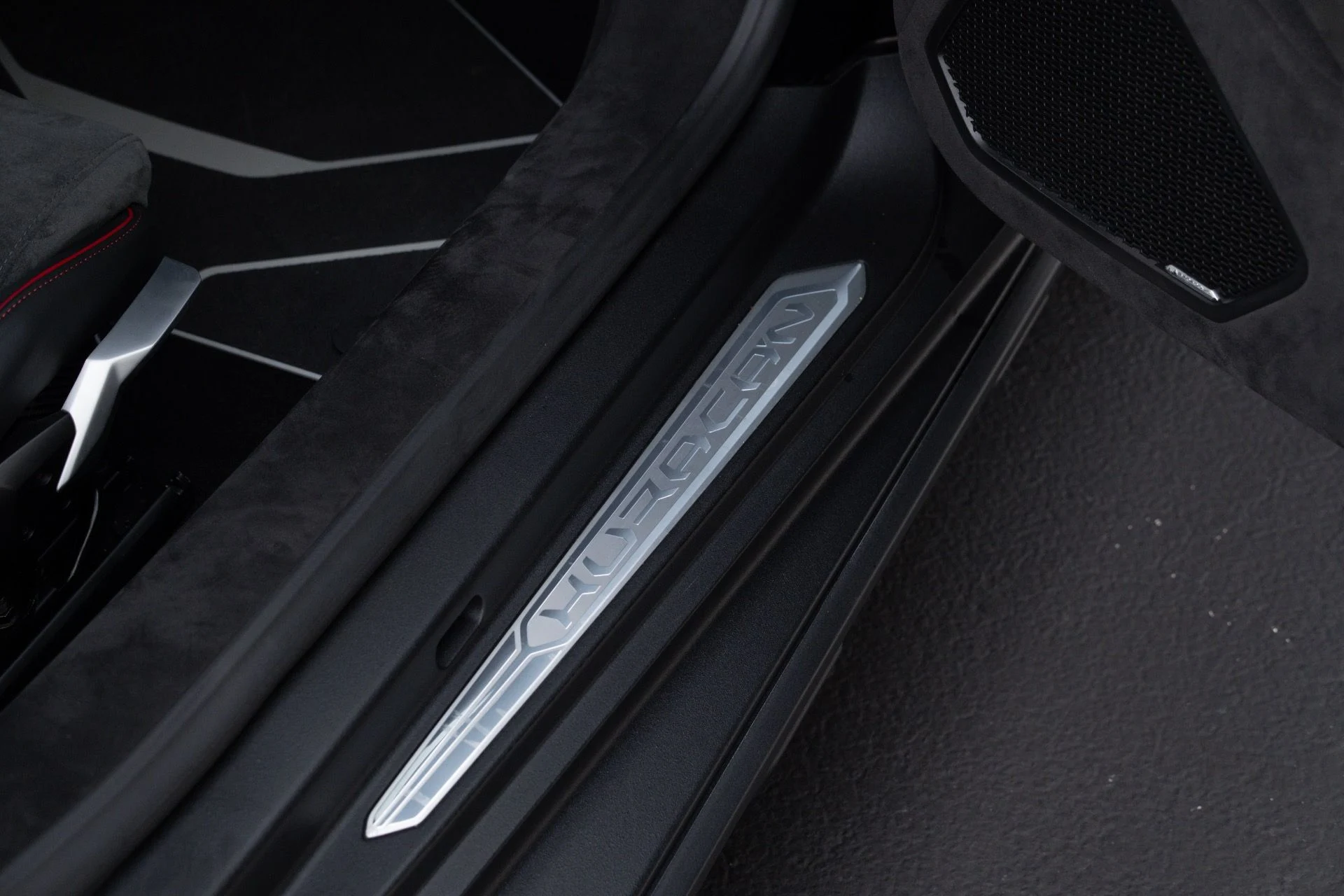 mph059_2707922806_Used_2024_Lamborghini_Huracan_Sterrato_1775279109_1b3a51e339