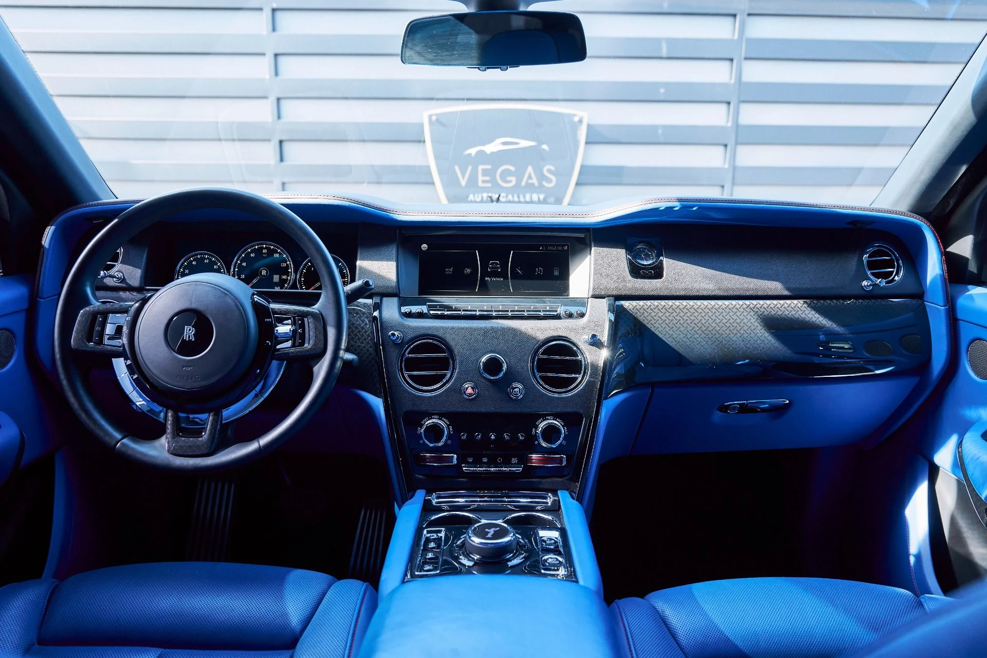 mph059_2720527260_Used_2021_Rolls_Royce_Cullinan_Base_1770692262_3191bf261a