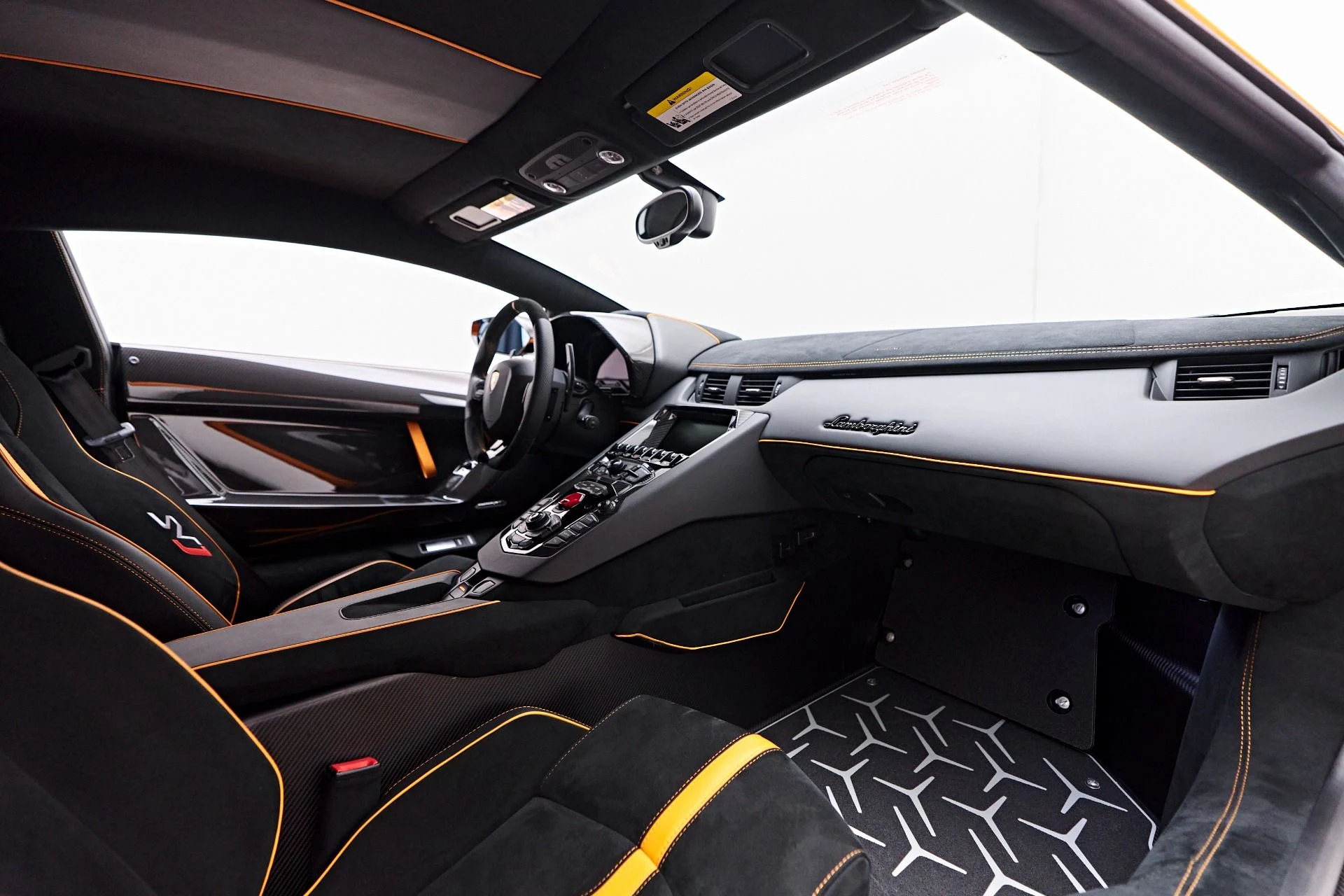 mph059_272076172_Used_2021_Lamborghini_Aventador_SVJ_Base_1755224573_2473e61cf9