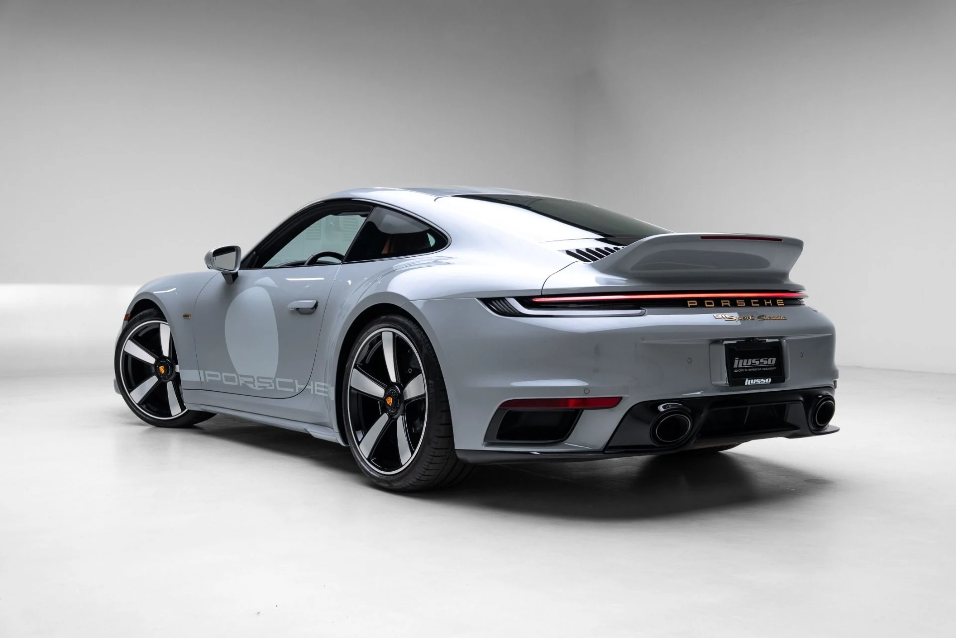 mph059_2725711919_Used_2023_Porsche_911_Sport_Classic_1774647030_c2a0cebca0