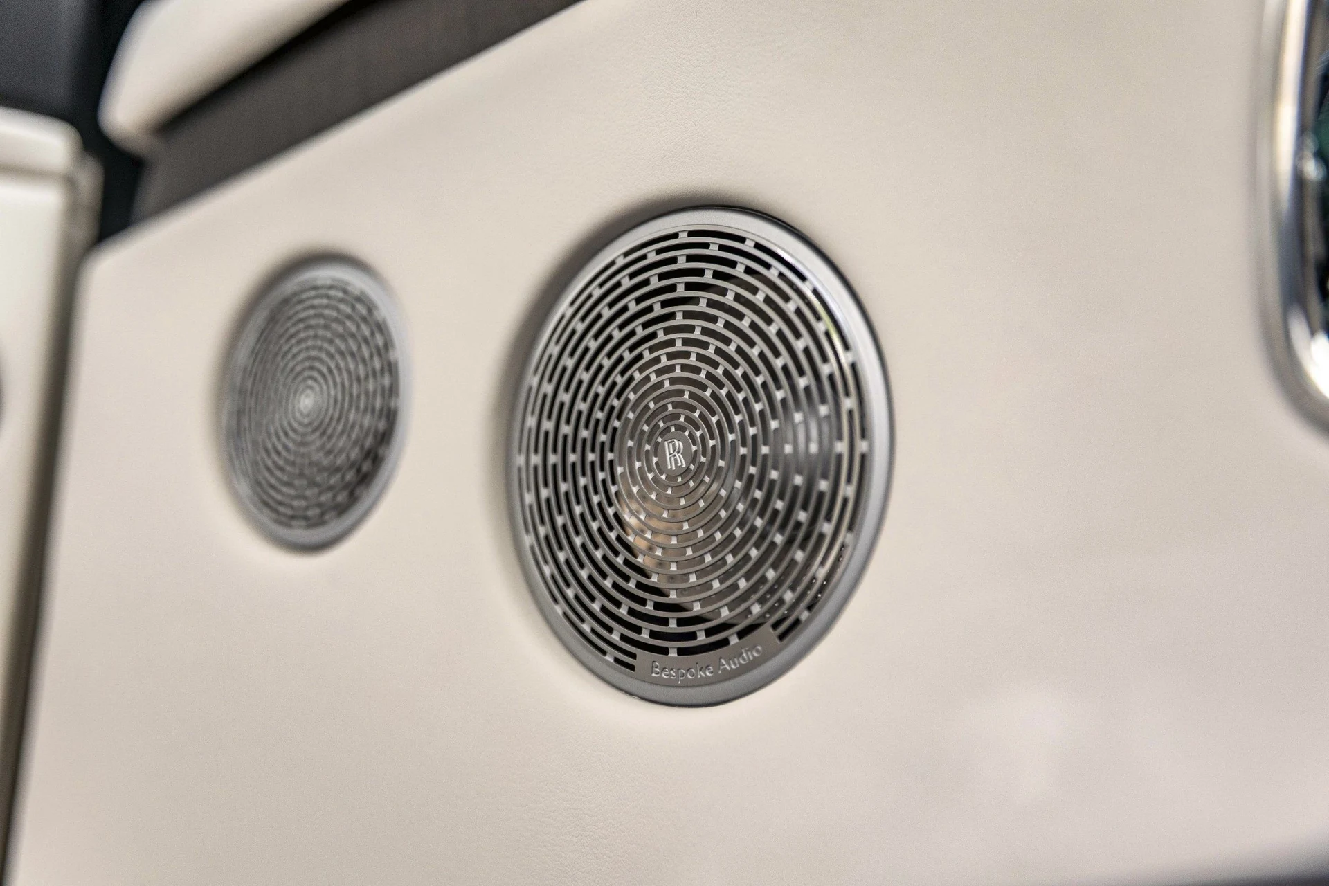 mph059_2739871823_Hi_Tech_Luxury_Imports_LLC_SCA_13_GZ_09_TU_235637_image_59_29ee83ce23