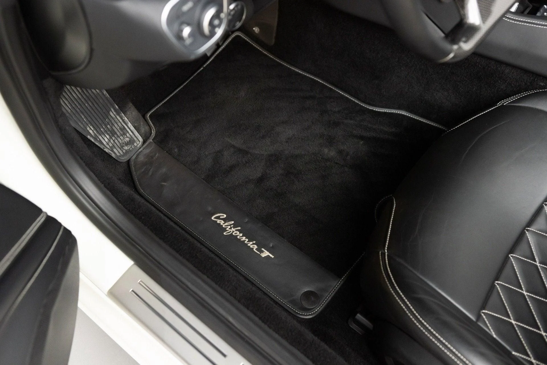 mph059_2759940167_Used_2016_Ferrari_California_T_1777368234_86367fb5f7