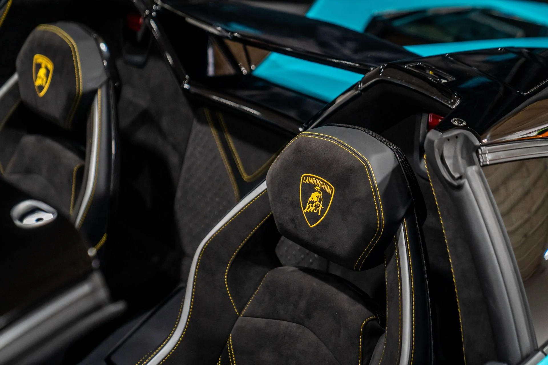 mph059_2765991432_Used_2022_Lamborghini_Aventador_LP_780_4_Ultimae_BLU_GLUACO_F1_Brilliant_Exhaust_1766165841_a94d49fc91