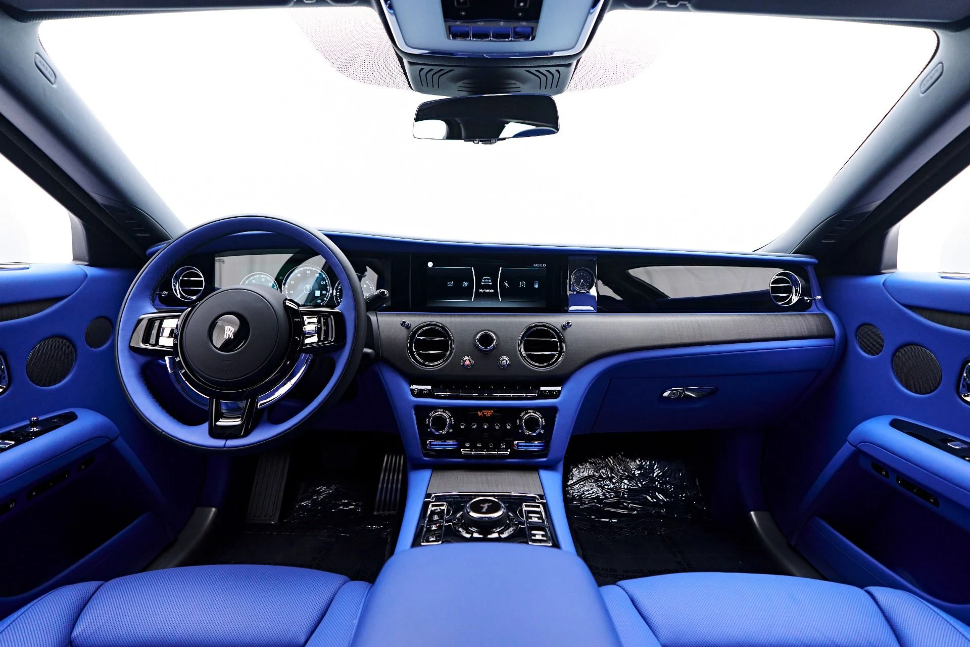 mph059_2811222474_Used_2024_Rolls_Royce_Ghost_Base_1757190854_9b4471e4e7