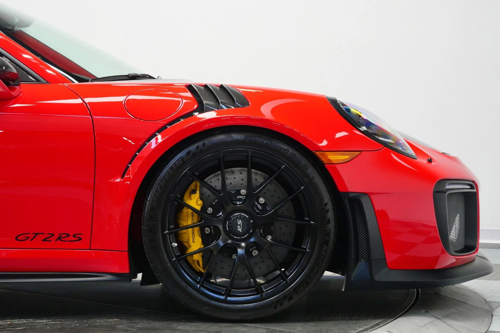 mph059_2813802401_Used_2018_Porsche_911_GT_2_RS_Weissach_Package_Front_Axle_Lift_1770139742_e455c44213