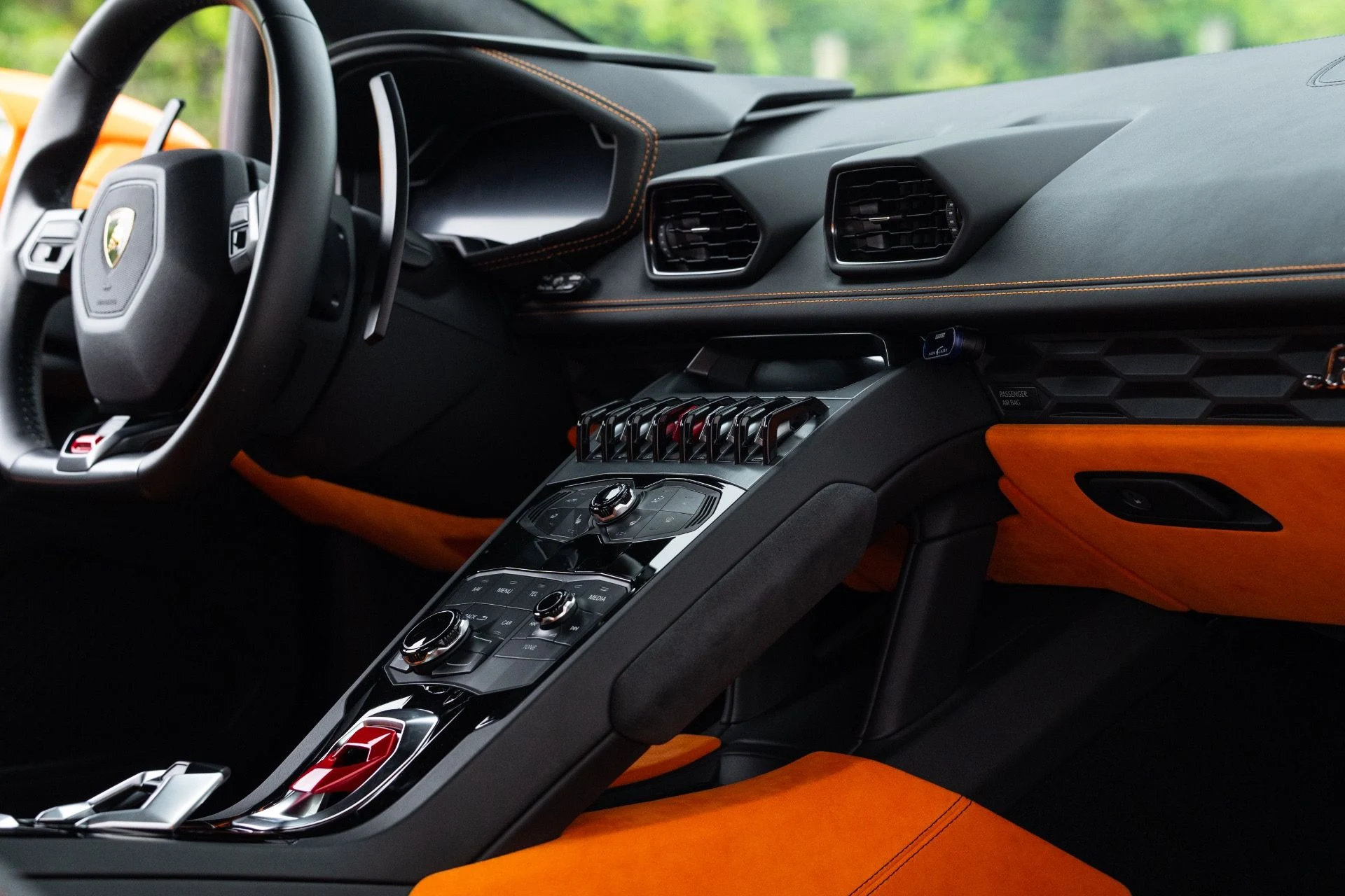 mph059_2845464917_Used_2016_Lamborghini_Huracan_LP_610_4_1780109643_e0a8db922d