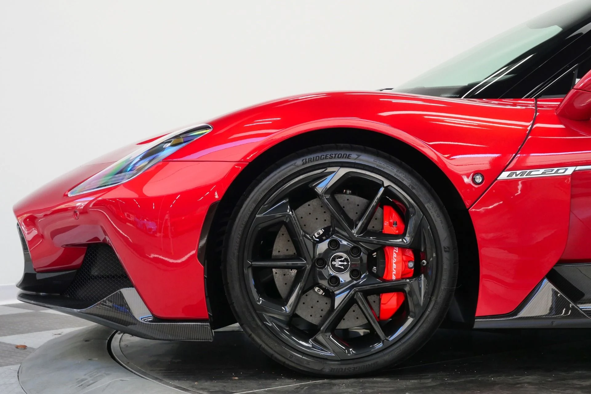 mph059_2847704702_Used_2023_Maserati_MC_20_Cielo_1598_Miles_Carbon_Ceramic_Brakes_Interior_Exterior_Carbon_Packages_1776351589_f32c831a4b