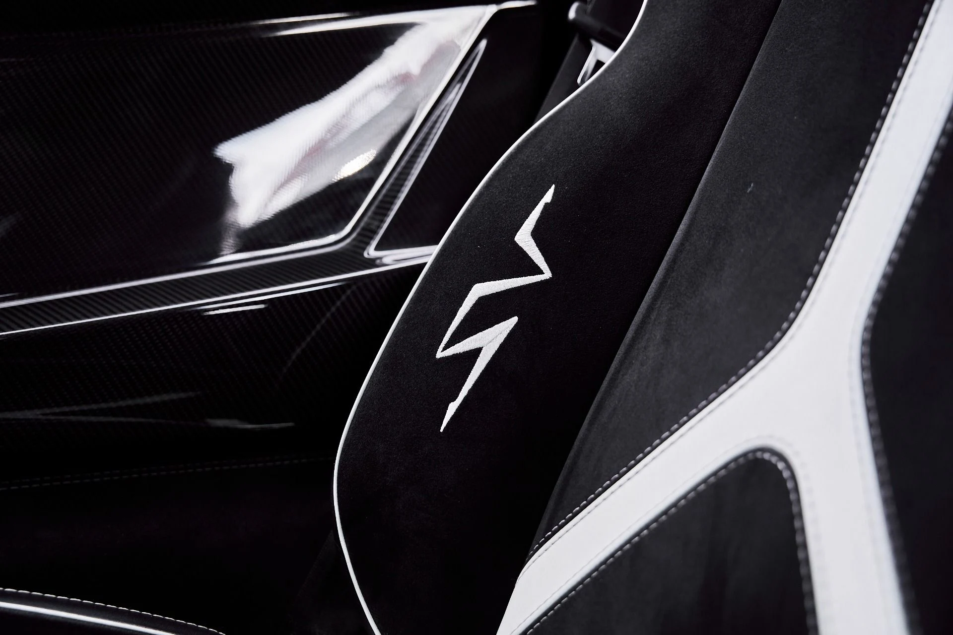 mph059_2851127494_Used_2017_Lamborghini_Aventador_LP_750_4_Super_Veloce_1768358744_d4fe2c3963