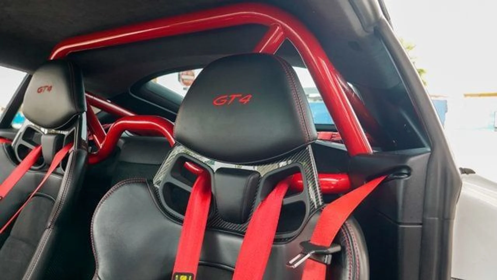 mph059_2867609712_used_2020_porsche_718_cayman_gt4coupe_14354_22875819_60_640_88bcaec45e