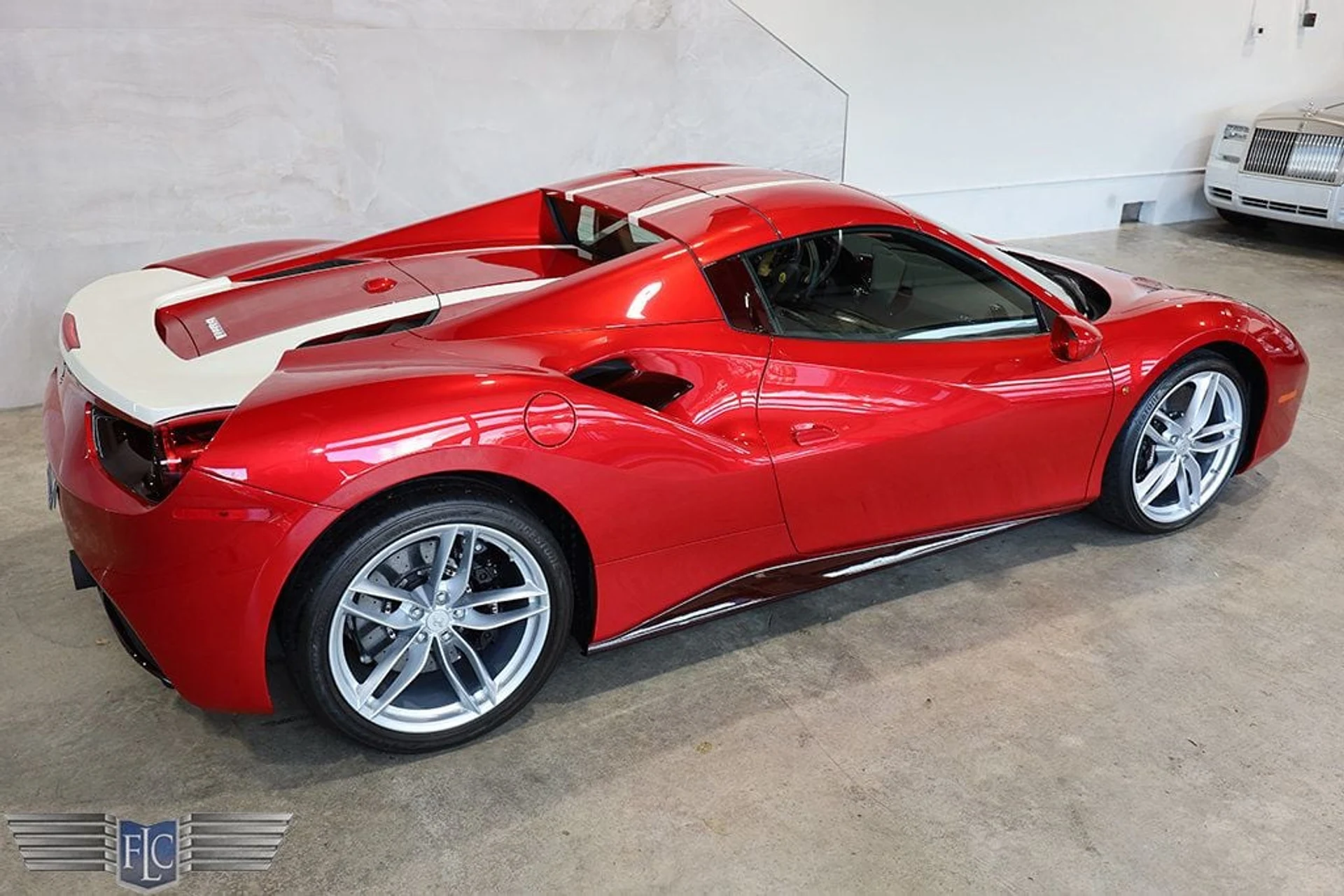 mph059_2881645872_used_2019_ferrari_488_spider_convertible_9689_22929028_60_1024_50ff8edfb4