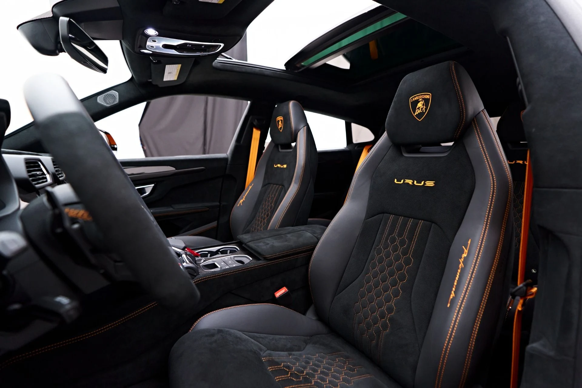 mph059_2883325792_Used_2023_Lamborghini_Urus_Performante_1758074145_4adf532847