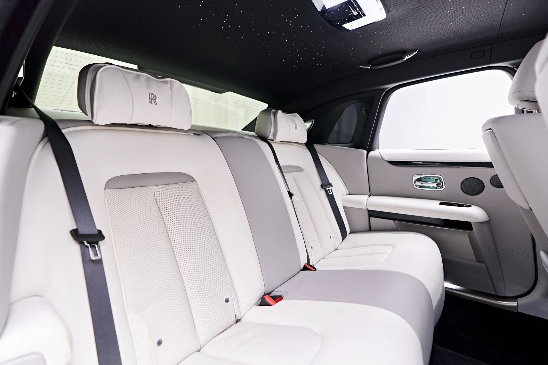 mph059_292909200_Used_2024_Rolls_Royce_Ghost_Base_1752169894_aaba63f8ac