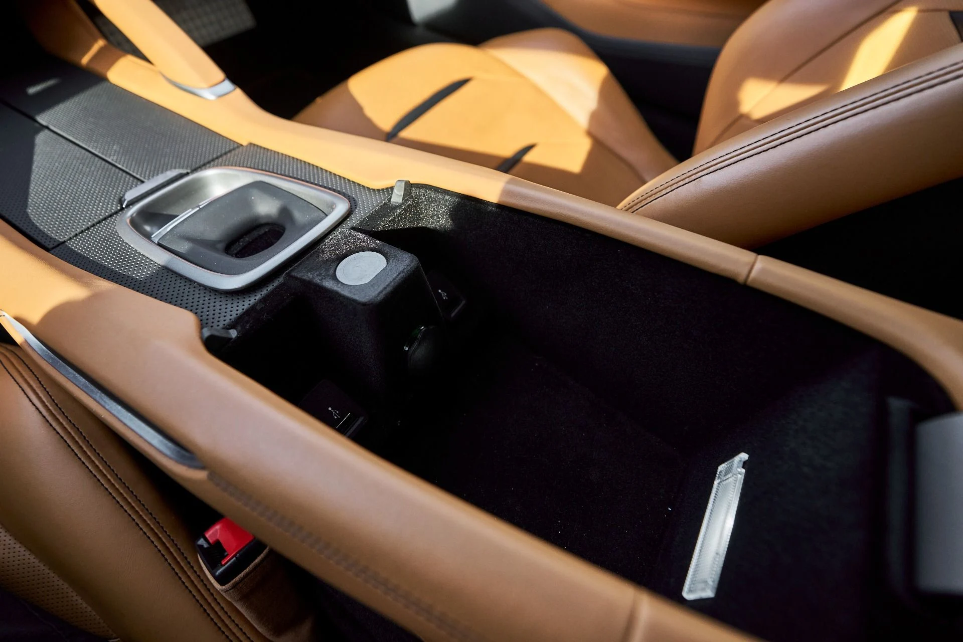 mph059_2938305450_Used_2018_Ferrari_GTC_4_Lusso_V12_1764210229_f151877867