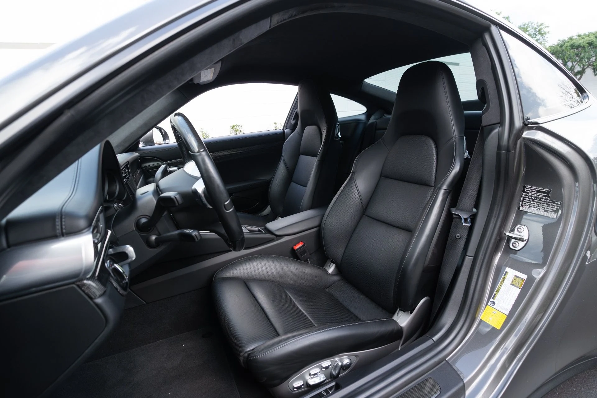 mph059_2946420807_Used_2014_Porsche_911_Turbo_S_1777344663_ef29564e4c