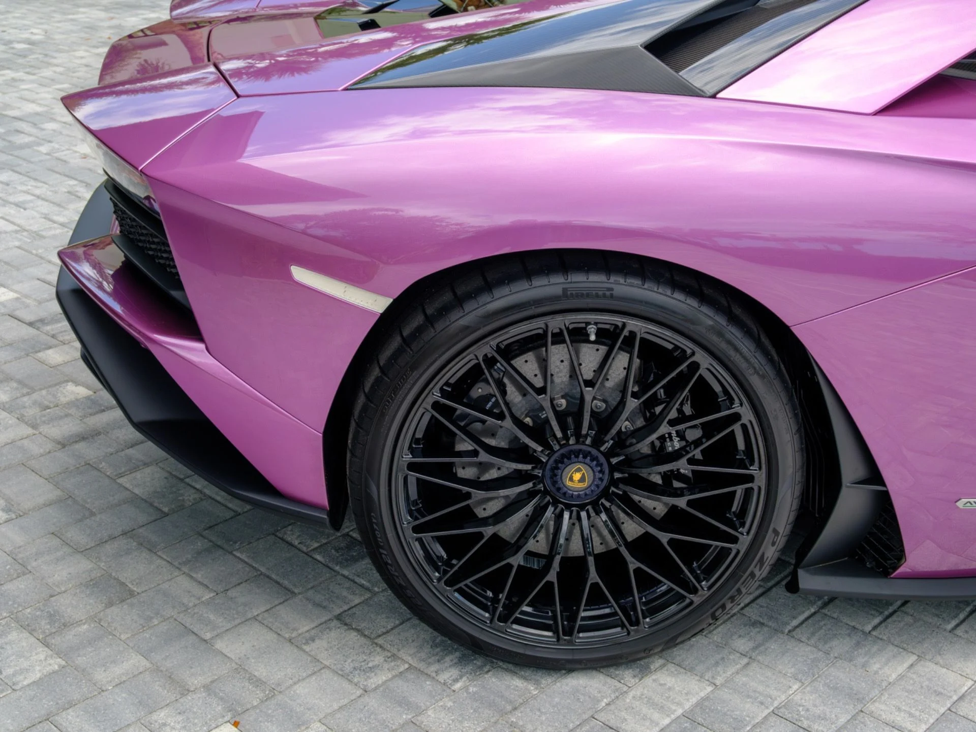 mph059_295950116_Used_2018_Lamborghini_Aventador_S_1778520653_f84bcbc0e6