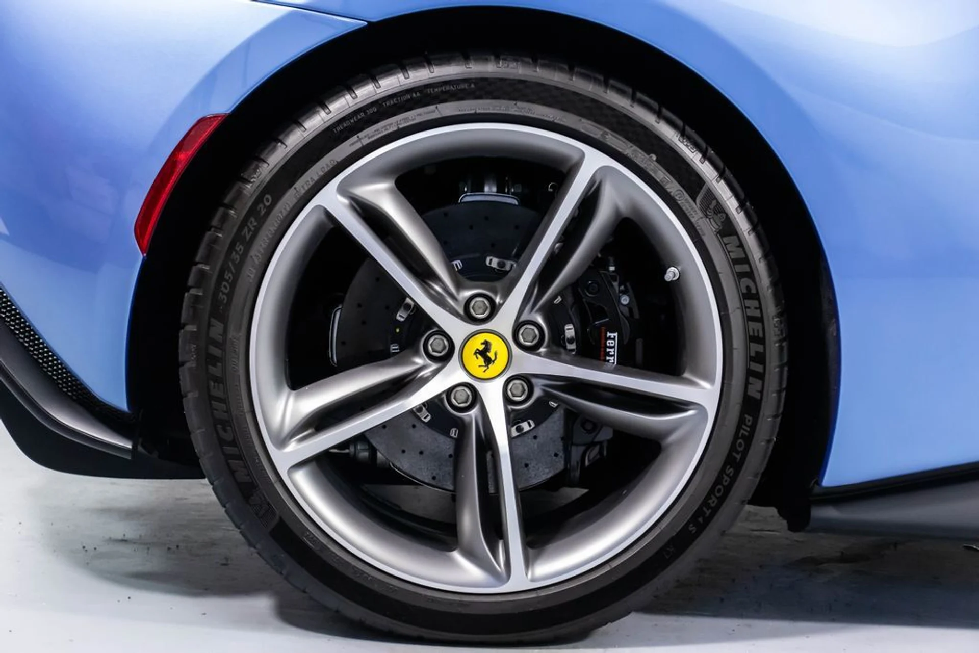 mph059_2965721172_57bf0f8e61c5c475265c36ae6844e93dx_a197929142