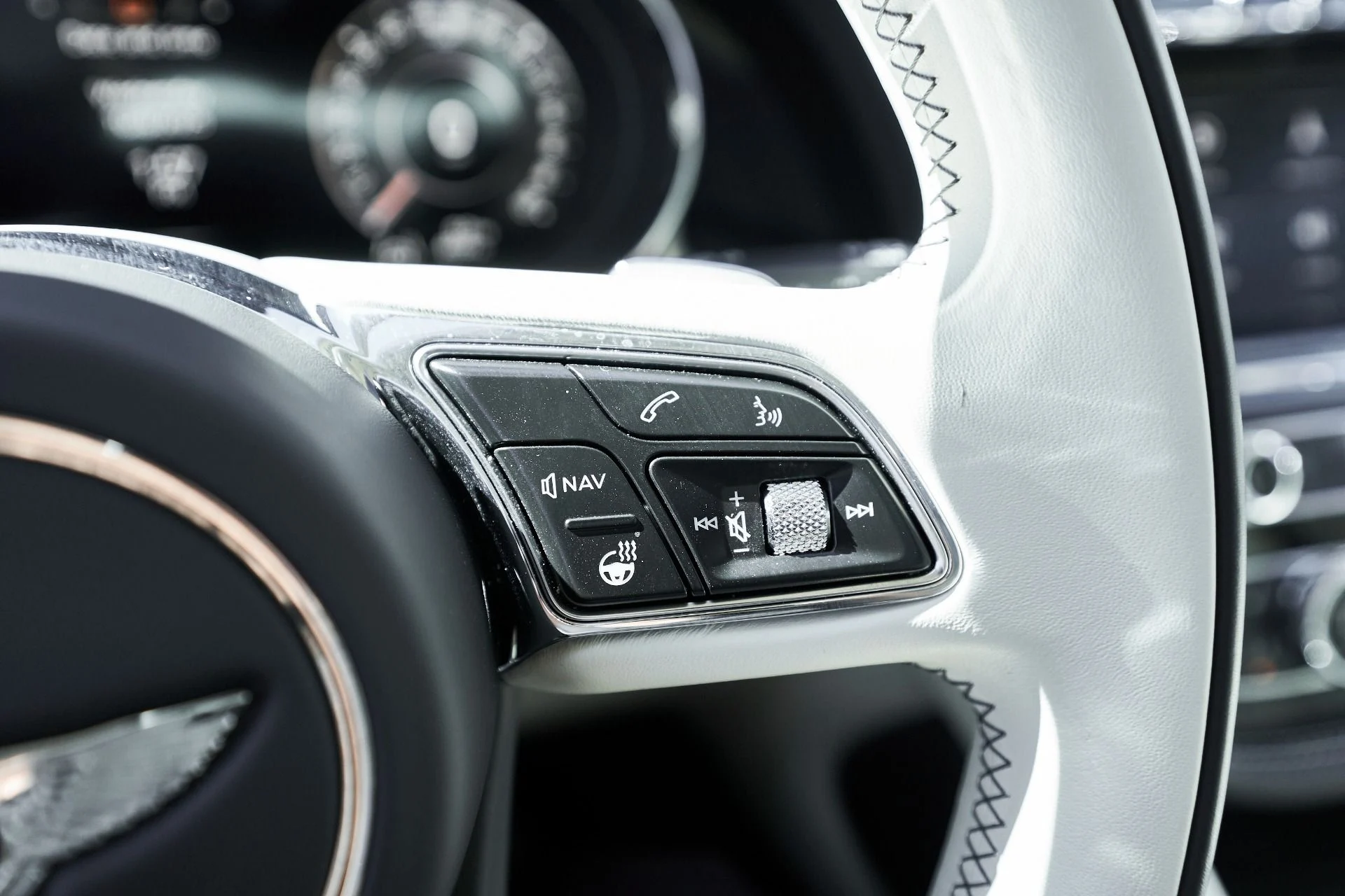 mph059_303976069_Used_2024_Bentley_Bentayga_Hybrid_S_1759985924_92e7899087