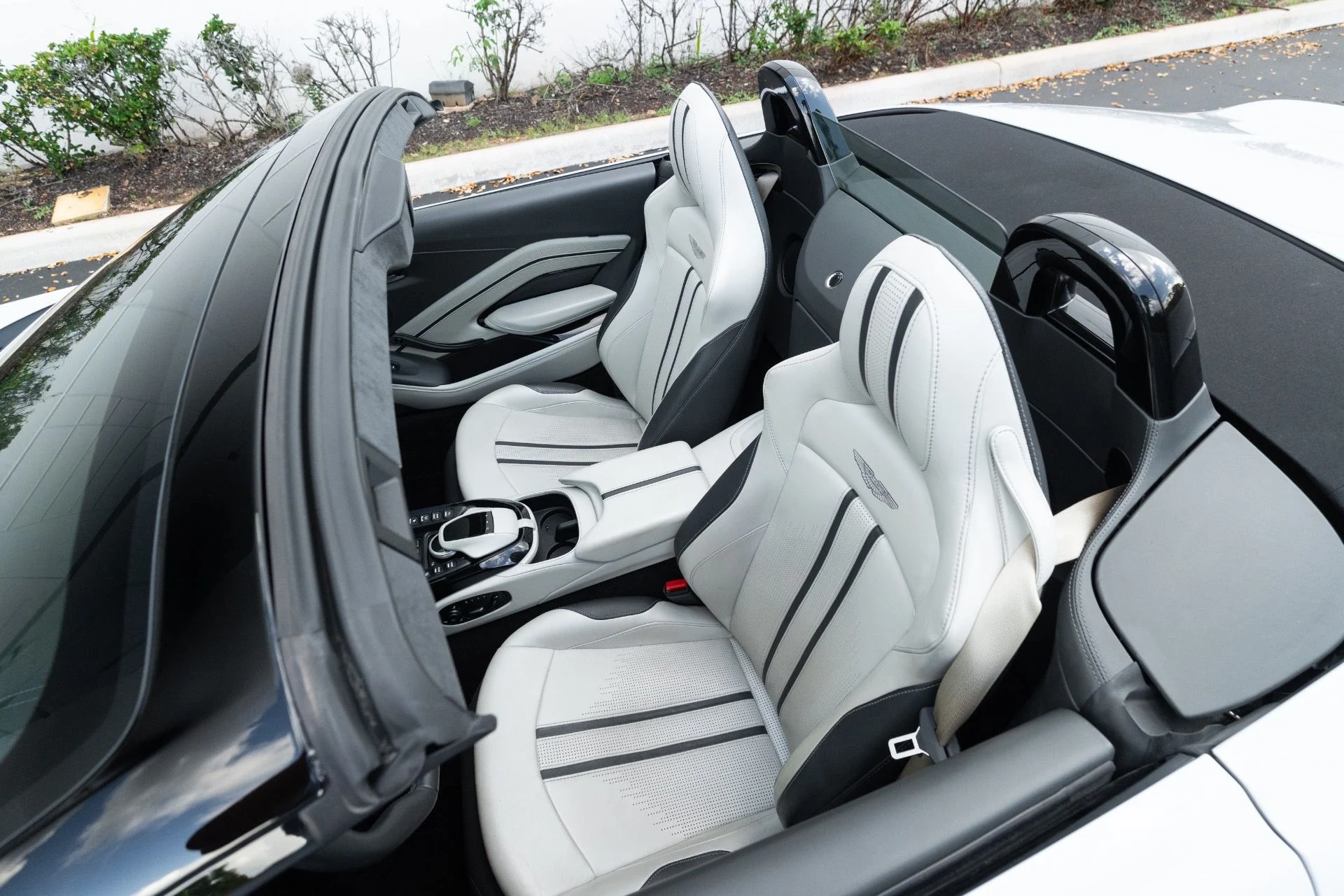 mph059_3046762048_Used_2023_Aston_Martin_Vantage_V8_1773336980_741e01ffba