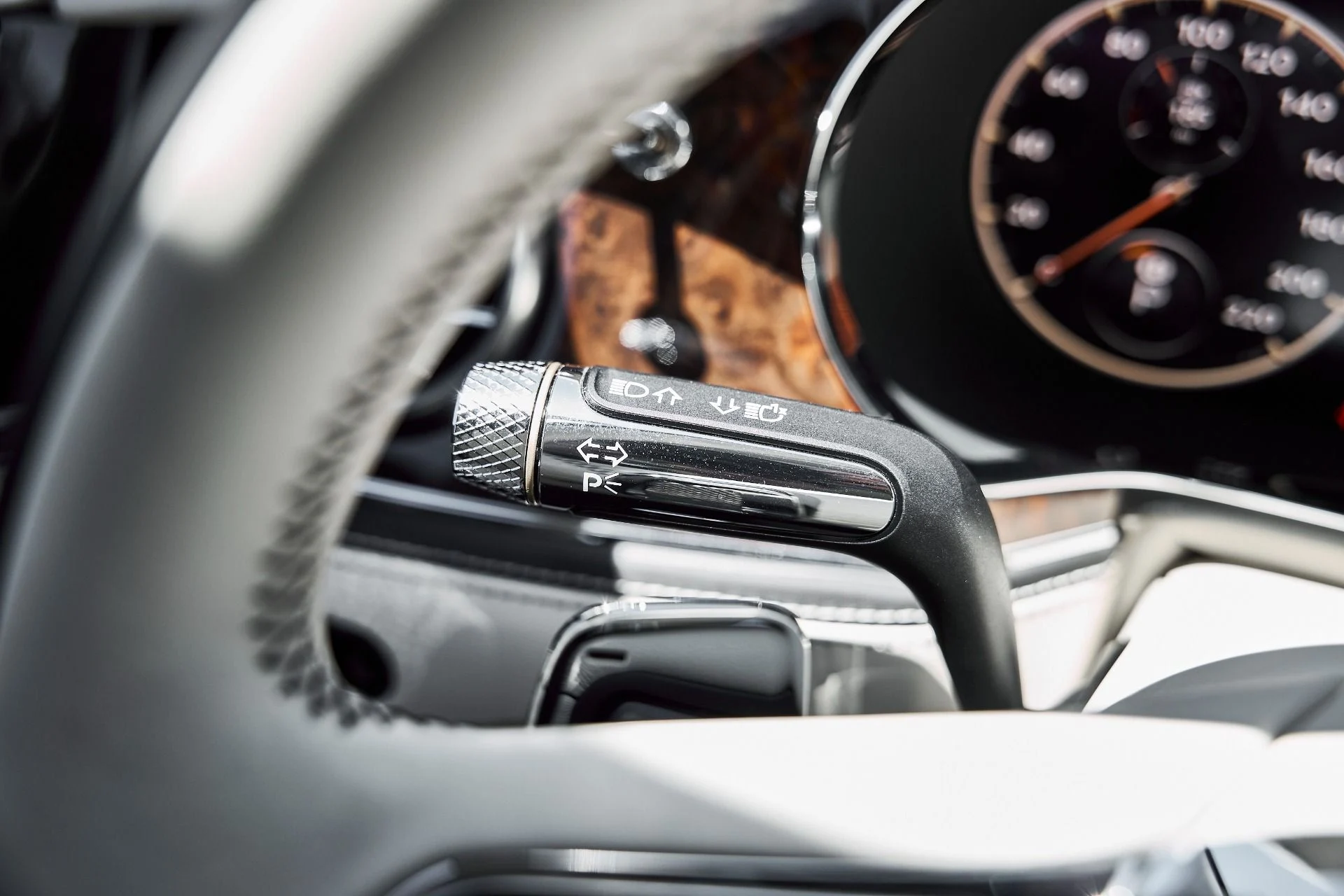 mph059_3066627528_Used_2021_Bentley_Flying_Spur_V8_1780617190_e8337503fb