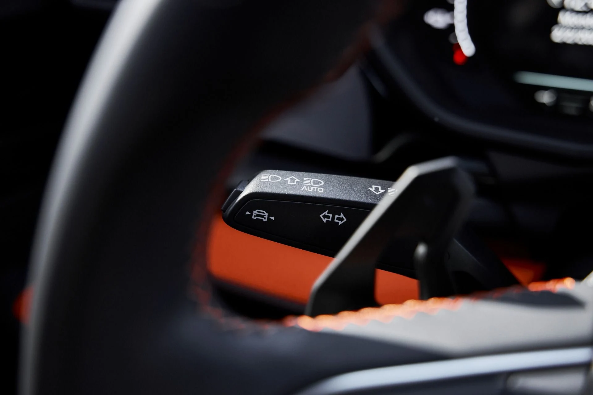 mph059_3117406712_Used_2025_Lamborghini_Urus_SE_1770086519_3bc4bf17f4