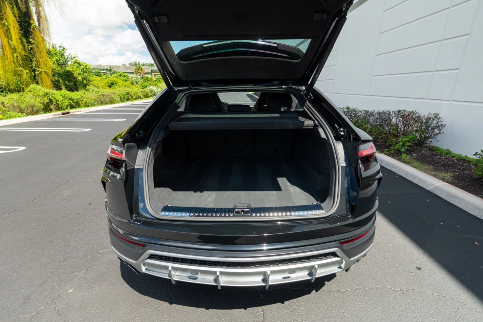 mph059_3136207311_Used_2020_Lamborghini_Urus_1758836559_8a37b9cb26