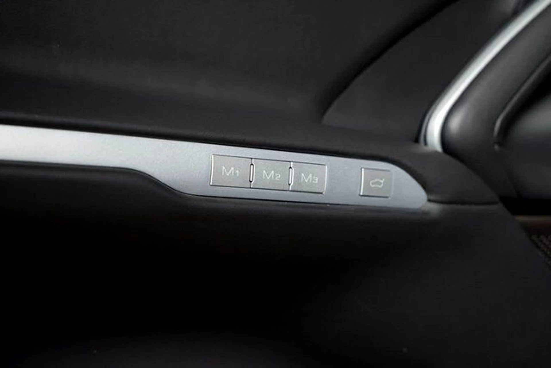 mph059_3160934825_657d5cb7af8fc1cefb764c385160403bx_9b527db5b7