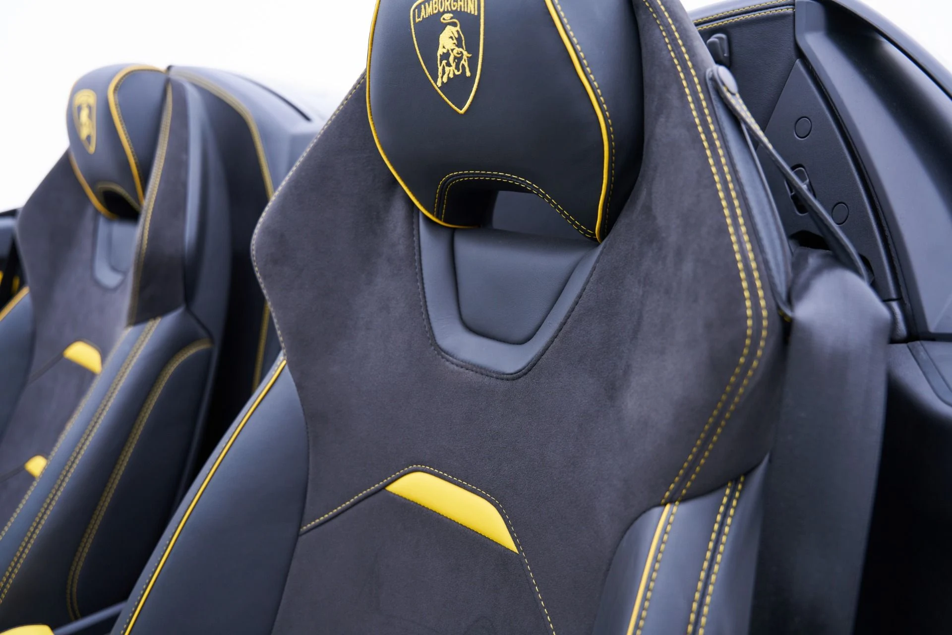 mph059_3187750397_Used_2024_Lamborghini_Huracan_1793135613_7f0234b77d