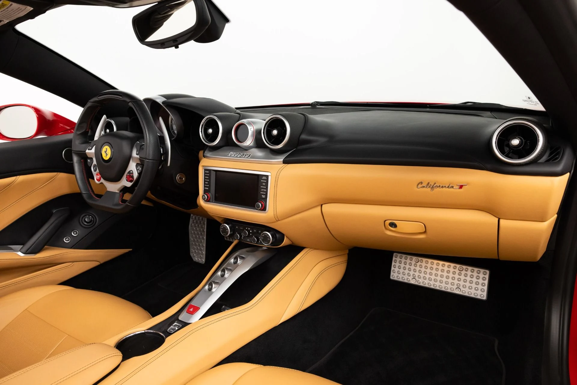 mph059_3190145261_Used_2017_Ferrari_California_T_1784583649_3ce0ae7a3d
